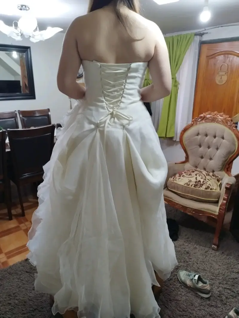 Vestido de Novia color Ibory talla 40 a 42 - 3