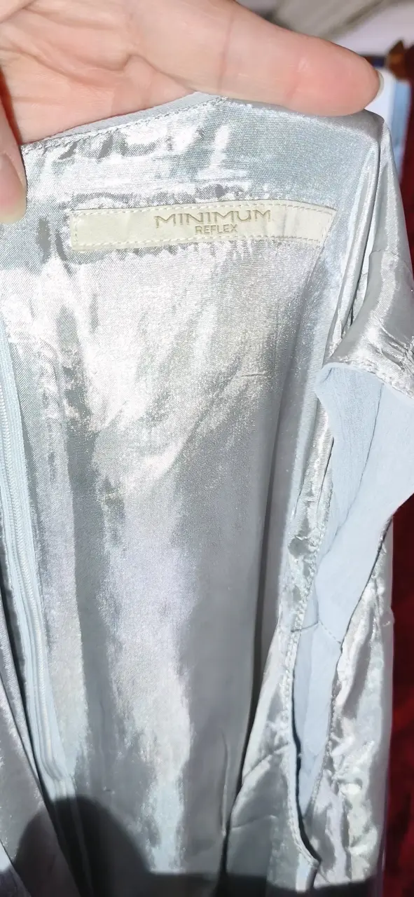 Vestido gris claro sin mangas elegante - 3