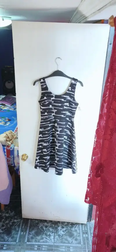 Vestido corto estampado blanco y negro Marquis - miniatura 1