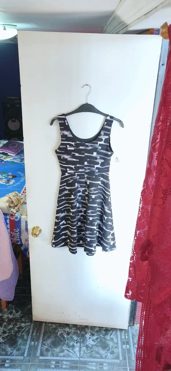 Vestido corto estampado blanco y negro Marquis - 2