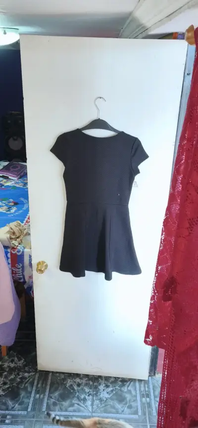 Vestido negro casual H&M para mujer - miniatura 2