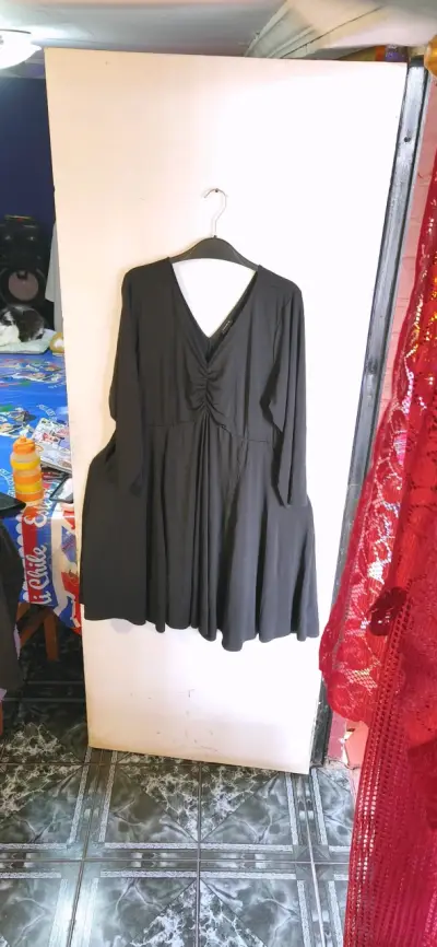 Vestido negro de manga larga Torrid - miniatura 1