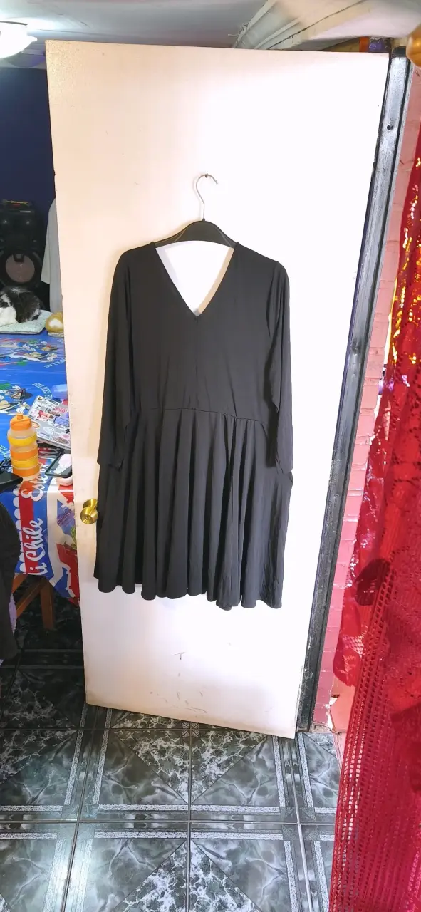 Vestido negro de manga larga Torrid - 2