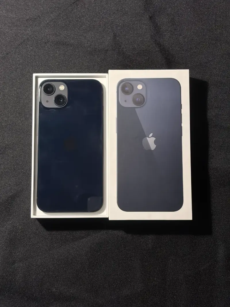iPhone 13 en caja original color night blue - 1