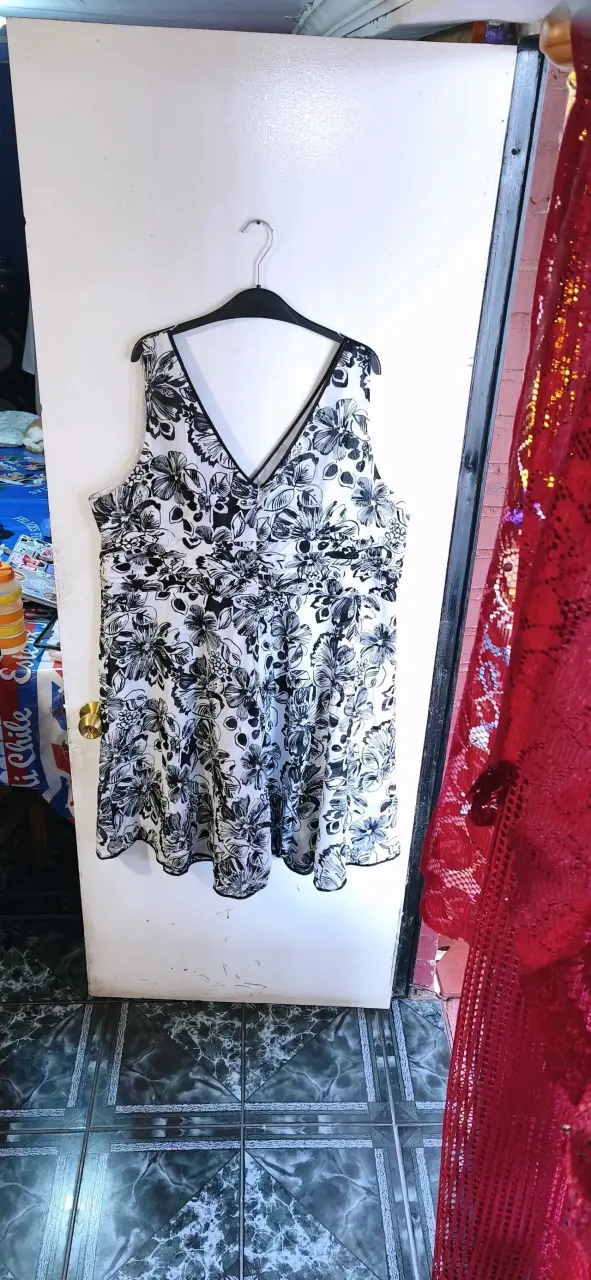 Vestido floral blanco y negro Fashion Bug - 2