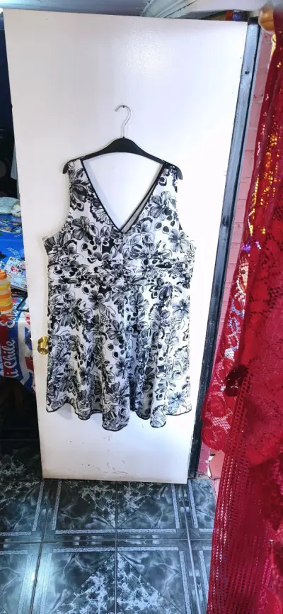 Vestido floral blanco y negro Fashion Bug - miniatura 2