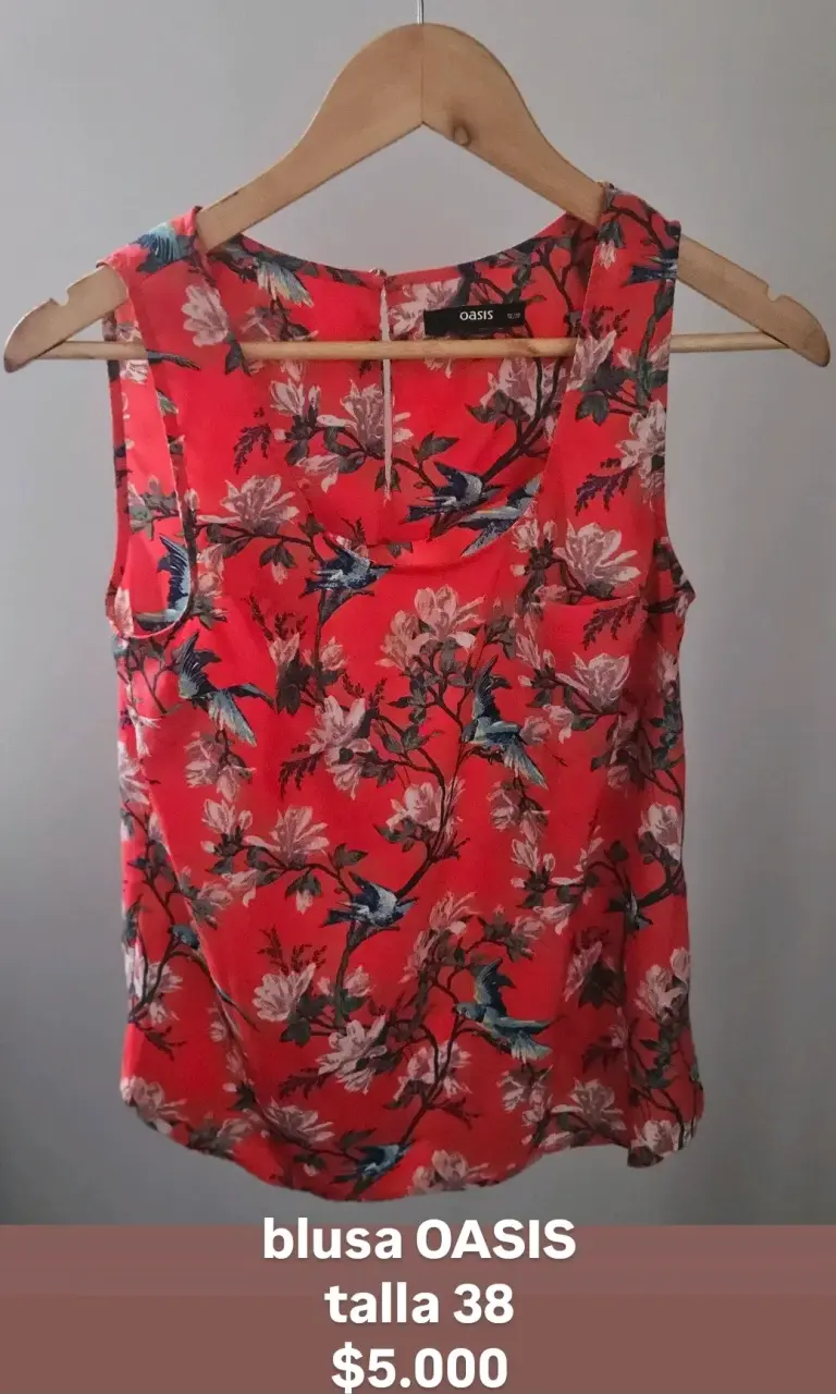Blusa sin mangas Oasis floral roja
