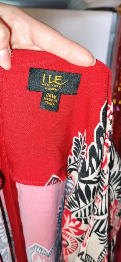 Vestido sin mangas estampado floral rojo y negro - miniatura 3