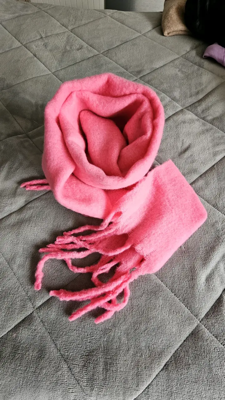 Bufanda de lana rosa con flecos - 2