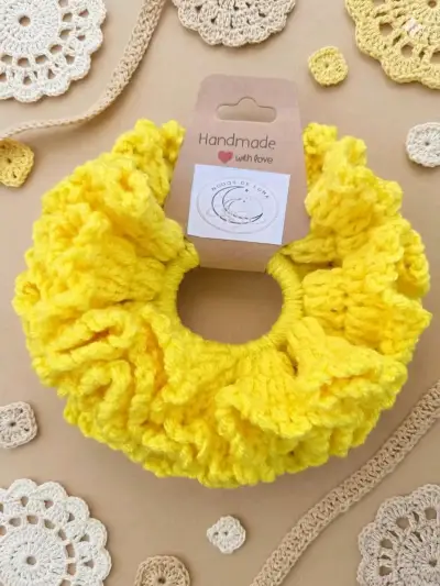 Colección de Scrunchies Tejidos a Mano - miniatura 2