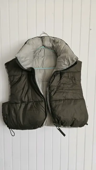 Chaleco Reversible Acolchado Unisex Verde y Gris - miniatura 1
