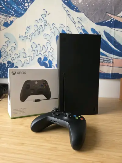 Consola Xbox Series X con dos controles originales - miniatura 1