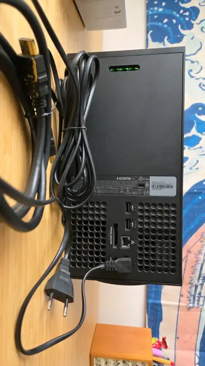 Consola Xbox Series X con dos controles originales - miniatura 5