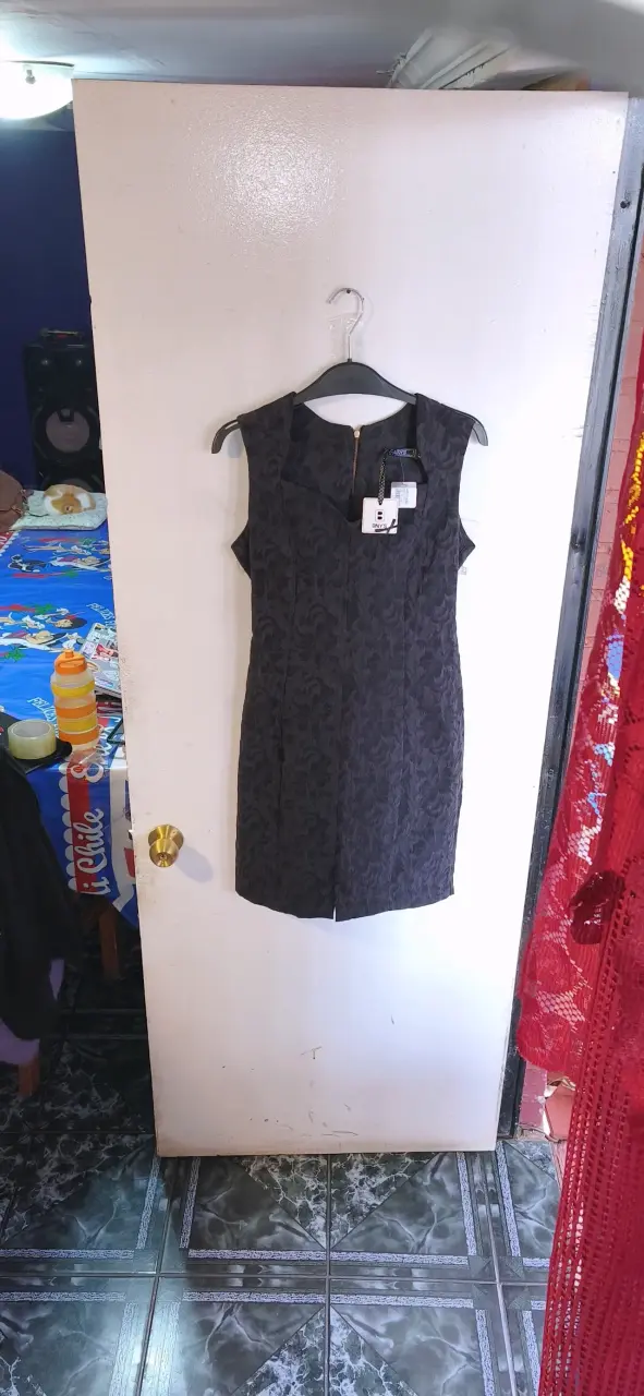 Vestido negro sin mangas BNY'S elegante