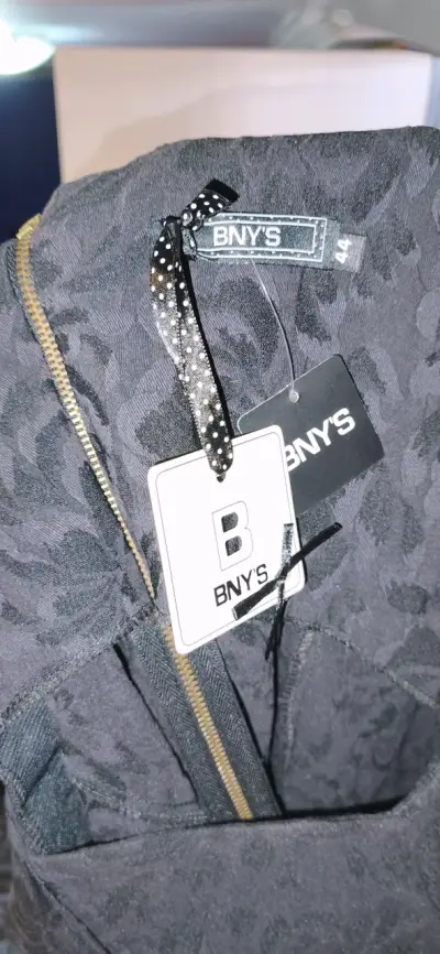 Vestido negro sin mangas BNY'S elegante - miniatura 3