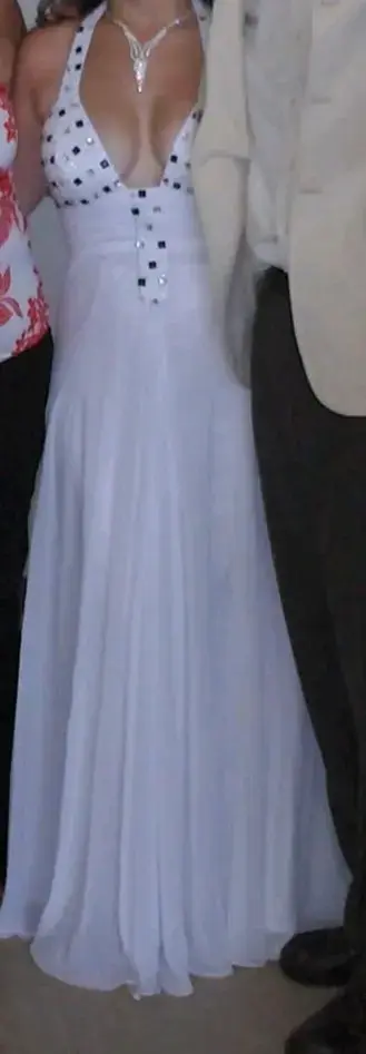 Vestido largo blanco con detalles brillantes - 3