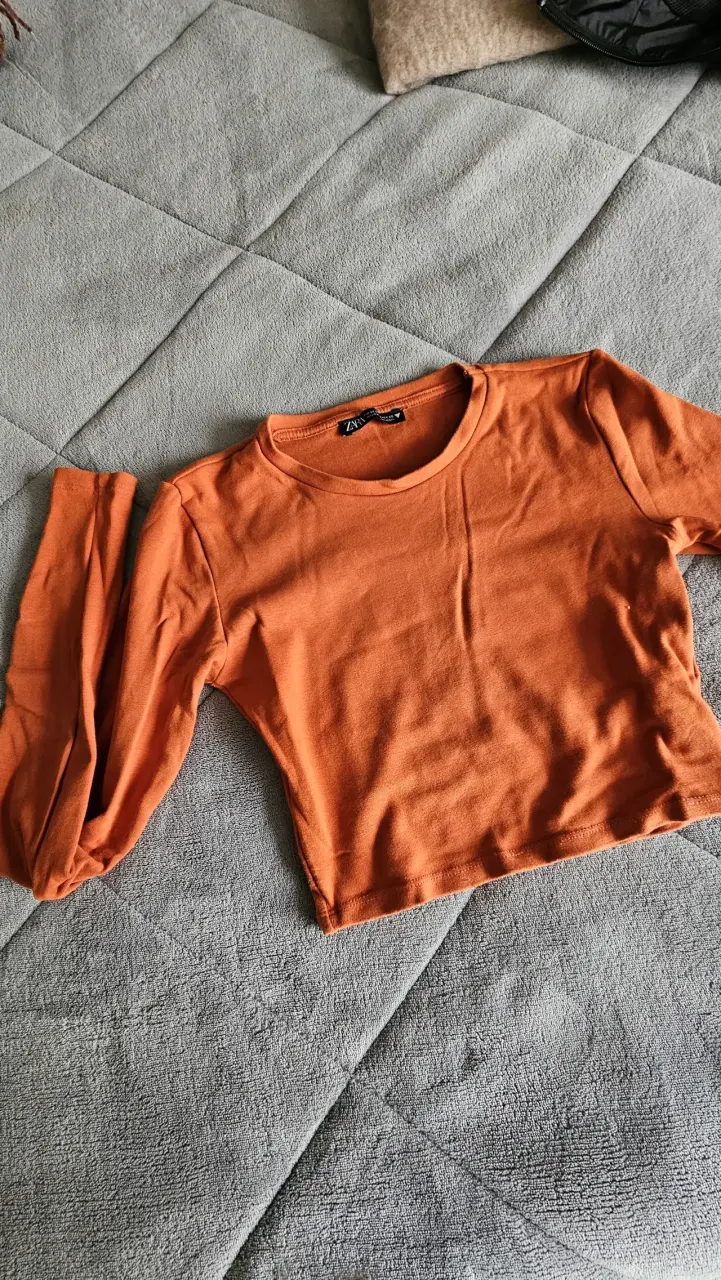 Polera manga larga naranja Zara - 2