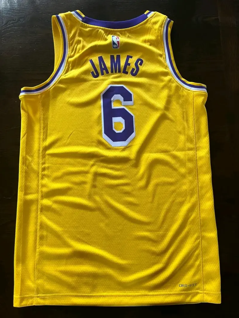 Camiseta NBA Lakers LeBron James Amarilla - 2