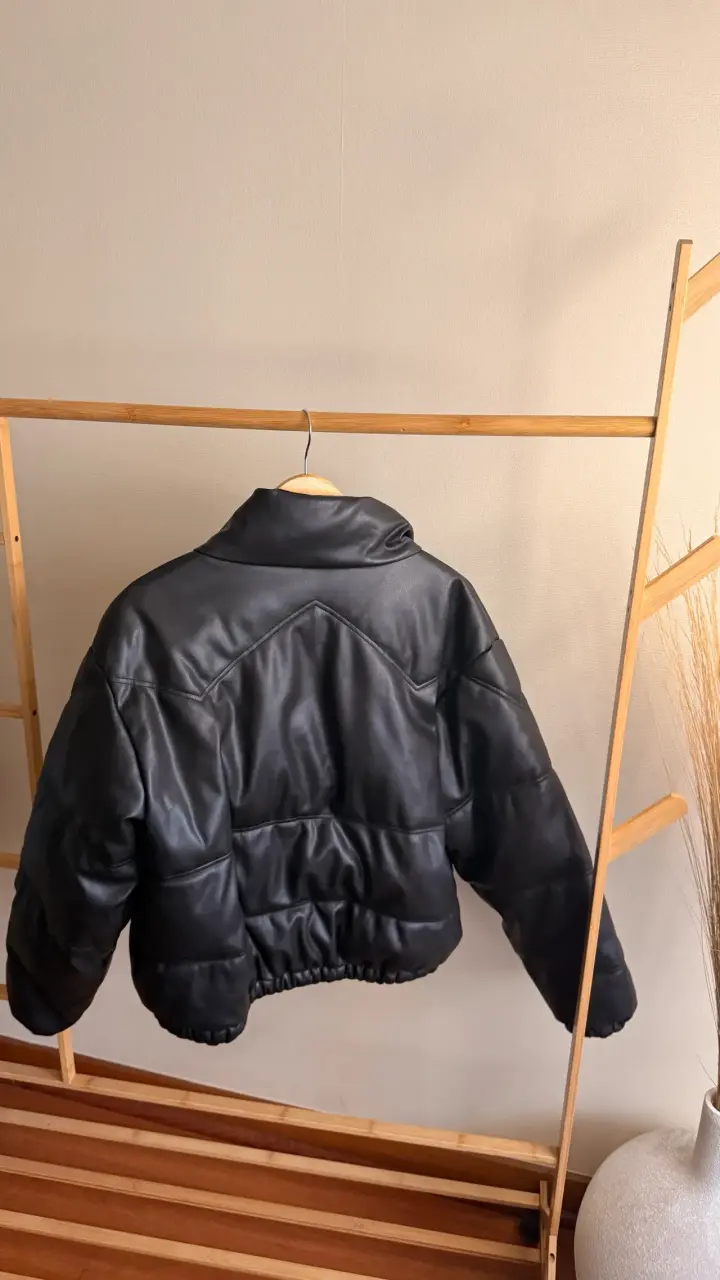 Chaqueta de cuero sintético negra Issimo - 2