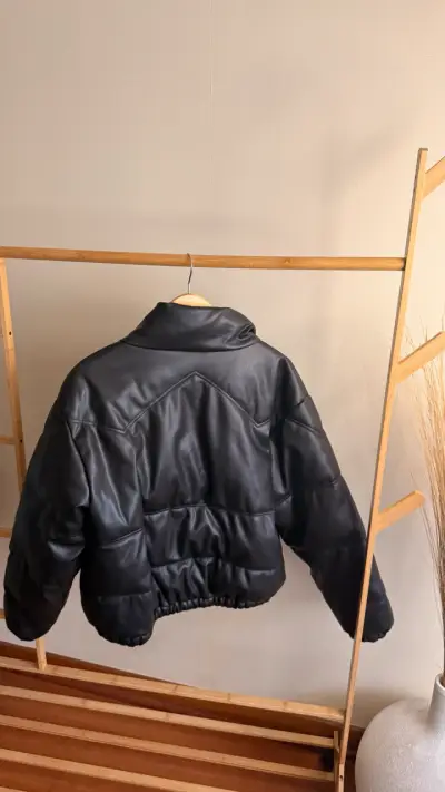 Chaqueta de cuero sintético negra Issimo - miniatura 2