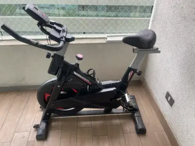 Bicicleta de Spinning Magnética con Monitor - miniatura 2