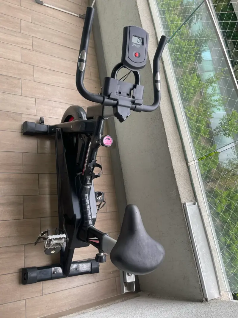 Bicicleta de Spinning Magnética con Monitor - 3