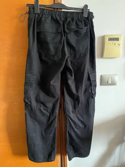 Pantalones cargo negros unisex con bolsillos - miniatura 2