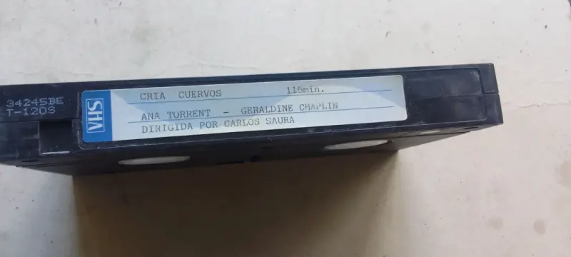 Cinta VHS GoldStar Cría Cuervos Carlos Saura - 2
