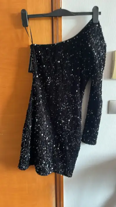 Vestido corto negro con lentejuelas - miniatura 1