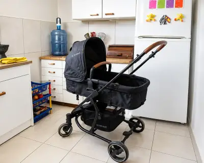 Coche de bebé Bebesit plegable negro - miniatura 1