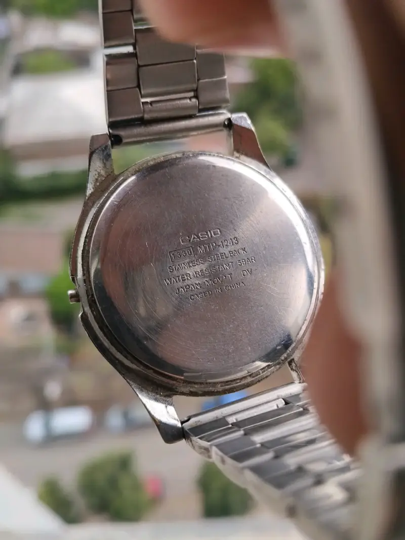 Reloj Casio Quartz resistente al agua - 2