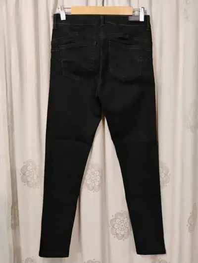 Jeans pitillo negro elástico talla 40 - miniatura 2