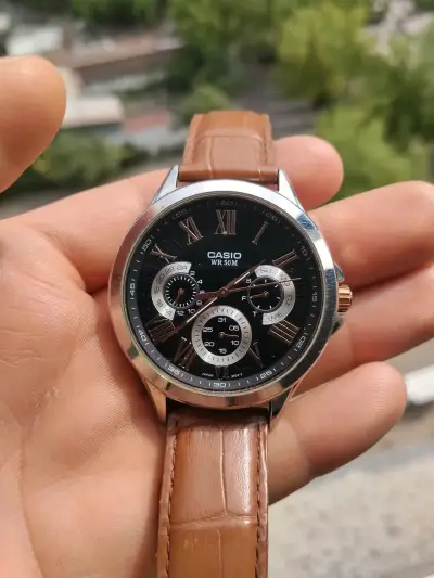 Reloj Casio con Correa de Cuero Marrón - miniatura 1