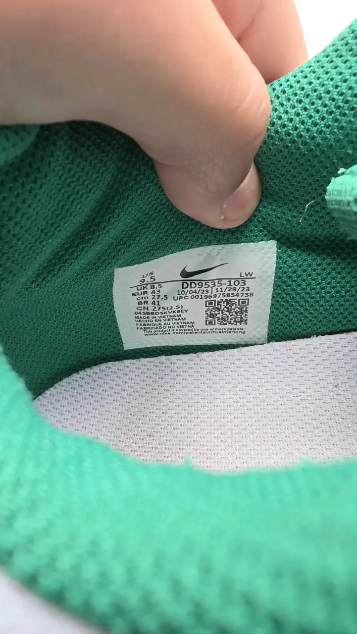 Zapatillas deportivas Nike verde y blanco - 4