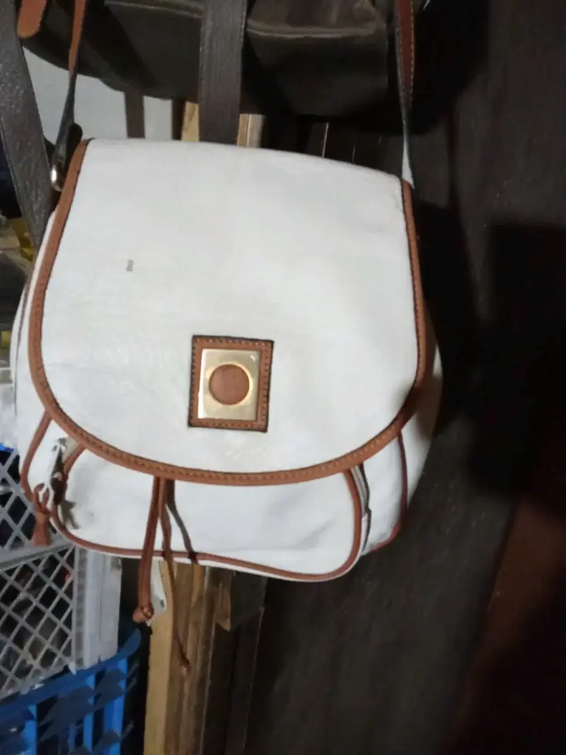 Bolso de cuero blanco con detalles marrones - 3