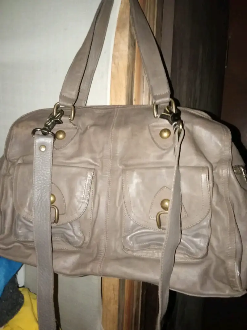 Bolso de cuero blanco con detalles marrones - 4