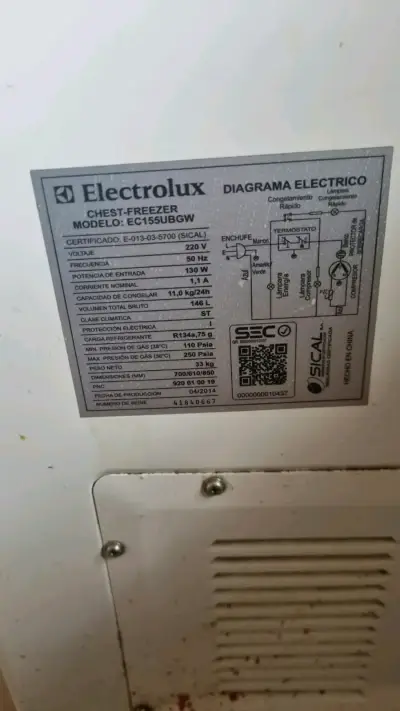 Congelador Electrolux 146L en buen estado - miniatura 3