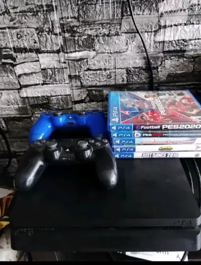 Consola PS4 con dos controles y juegos incluidos - miniatura 1