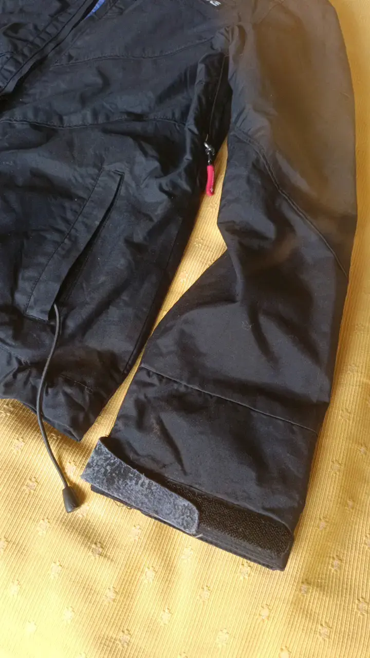Chaqueta impermeable Rescue negra con capucha - 2