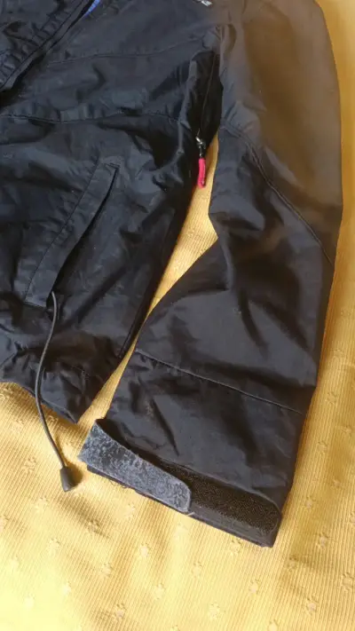 Chaqueta impermeable Rescue negra con capucha - miniatura 2
