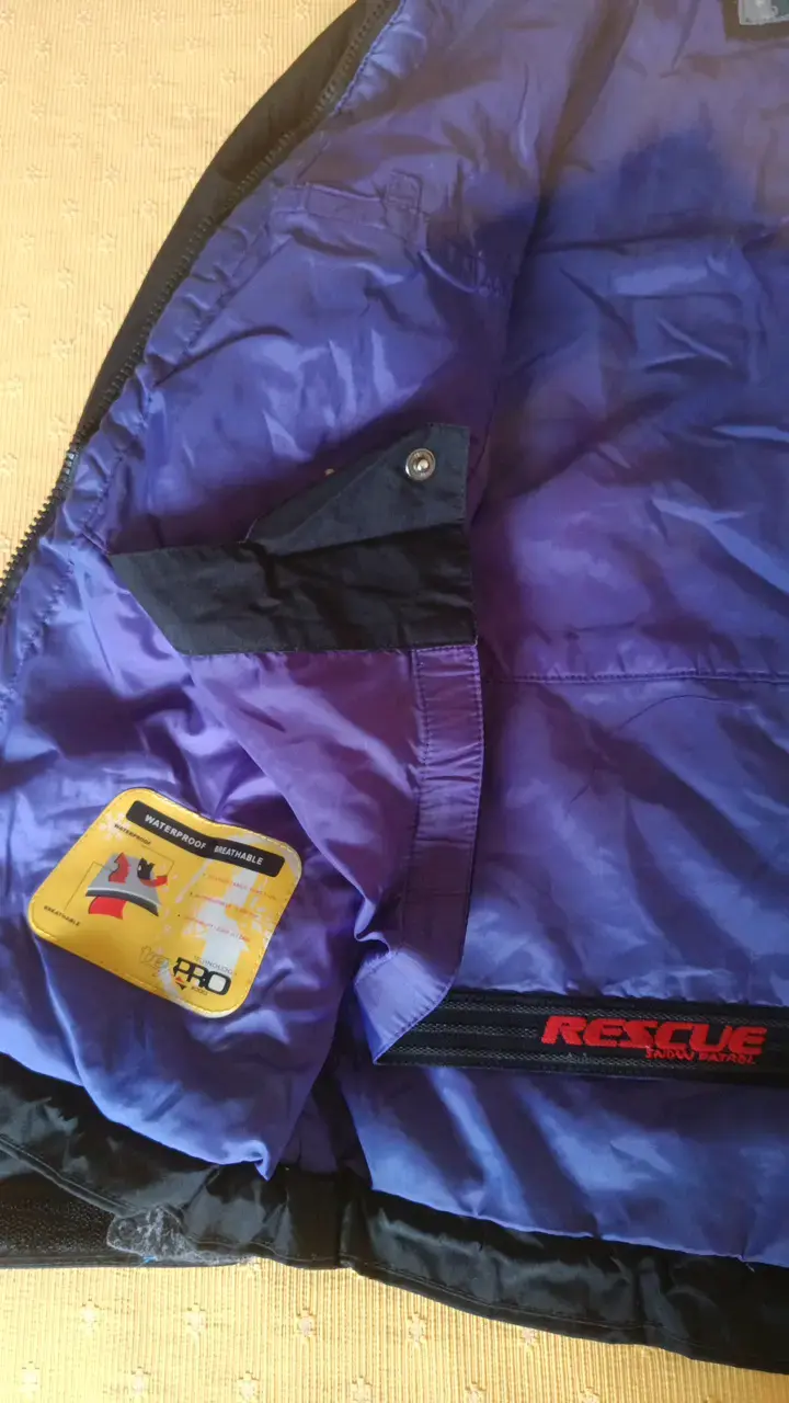 Chaqueta impermeable Rescue negra con capucha - 3