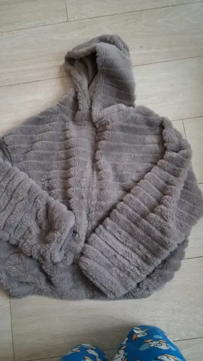 Chaqueta deportiva con capucha verde y azul - miniatura 3