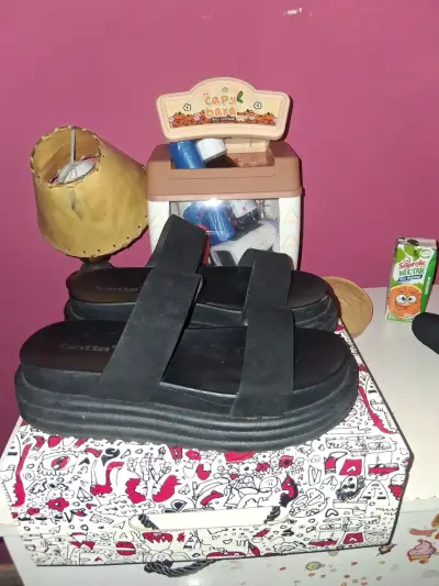 Sandalias negras de plataforma para mujer - miniatura 2