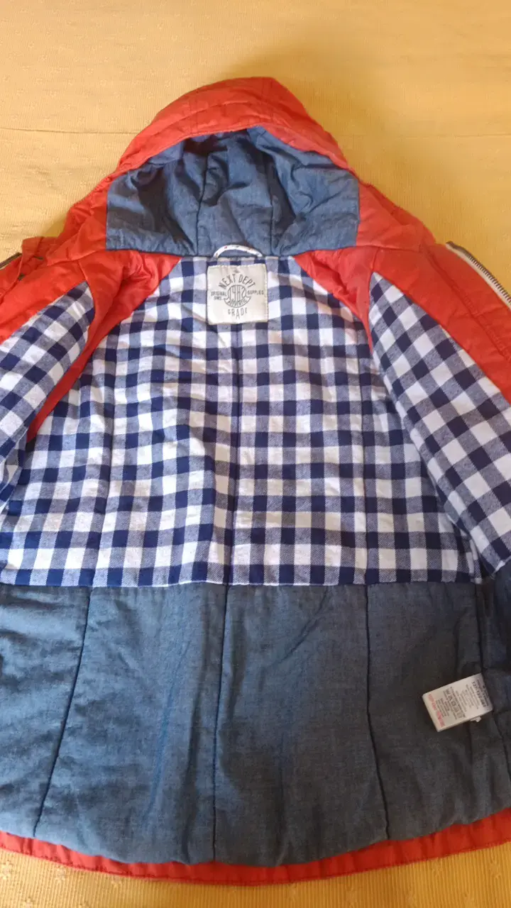 Chaqueta roja para niño con capucha - 2