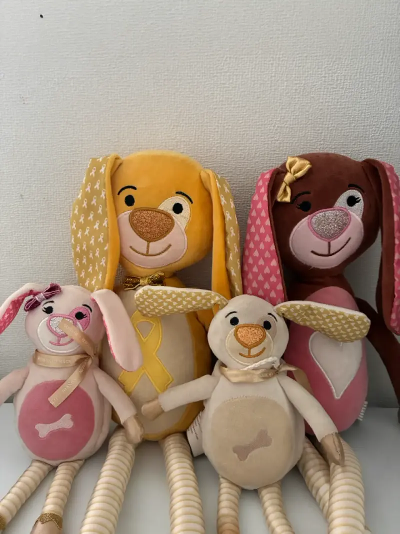 Set de peluches de conejos de pascua coloridos - 2