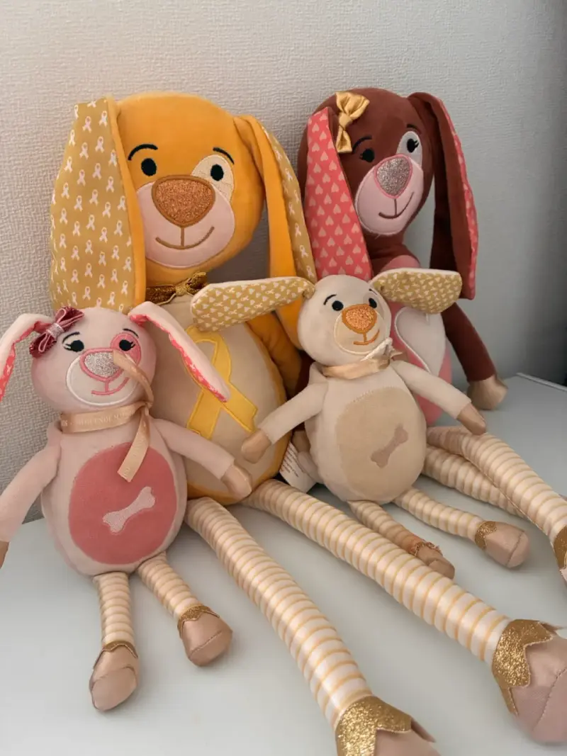 Set de peluches de conejos de pascua coloridos - 3