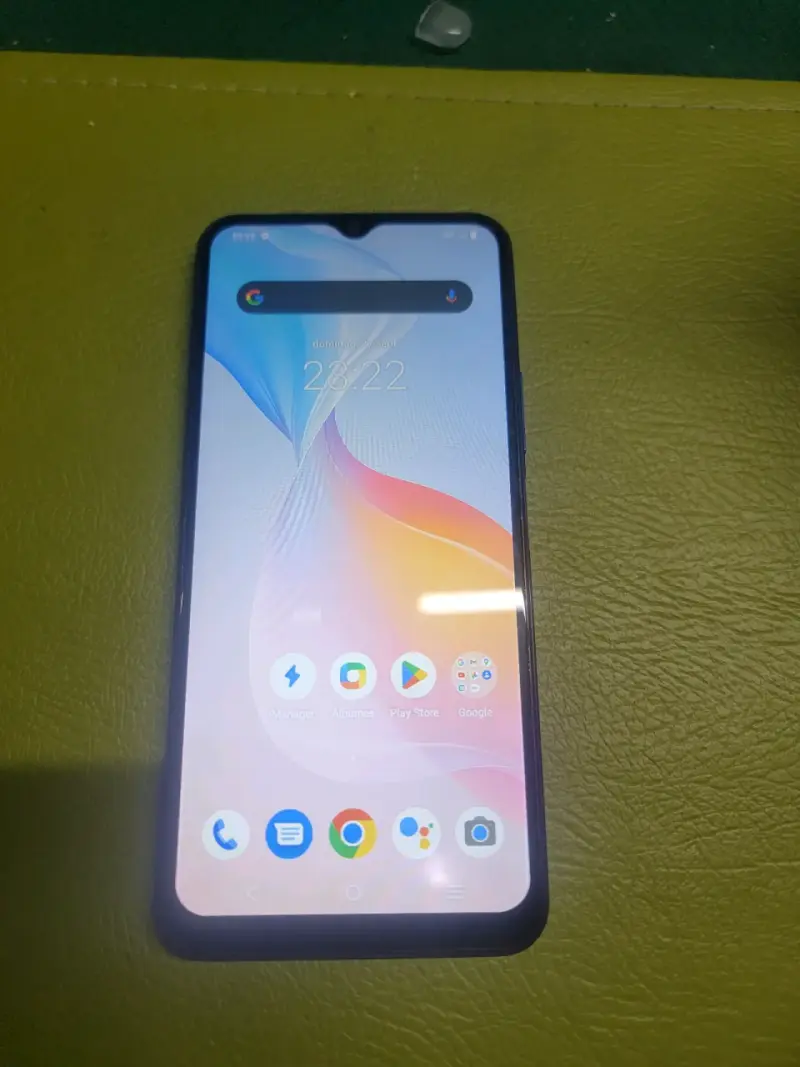 Smartphone Vivo Y21s con Android 13 y 128GB - 1