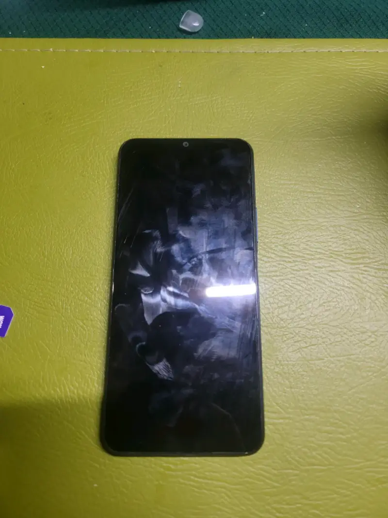 Smartphone Vivo Y21s con Android 13 y 128GB - 4