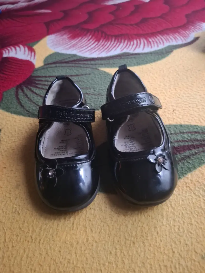 Zapatos de charol para niña Bubblegummers