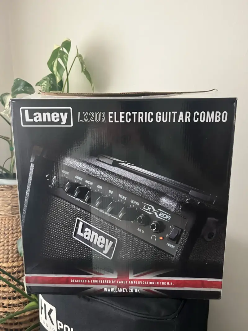 Amplificador de Guitarra Eléctrica Laney LX20R